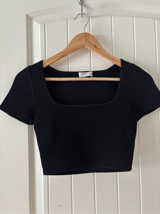 Babaton Tops - Aritzia Babaton Sculpt Knit Ribbed Cropped Top Black Medium